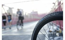 Pneu Schwalbe Marathon Plus HS440 - 28 Pouces -Pièces VTT Soldes Boutique pneu schwalbe marathon plus hs440 28 pouces 3